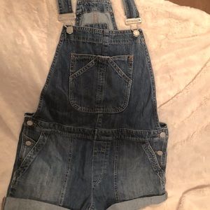 GAP Women’s Denim Overalls Size SM Shorts